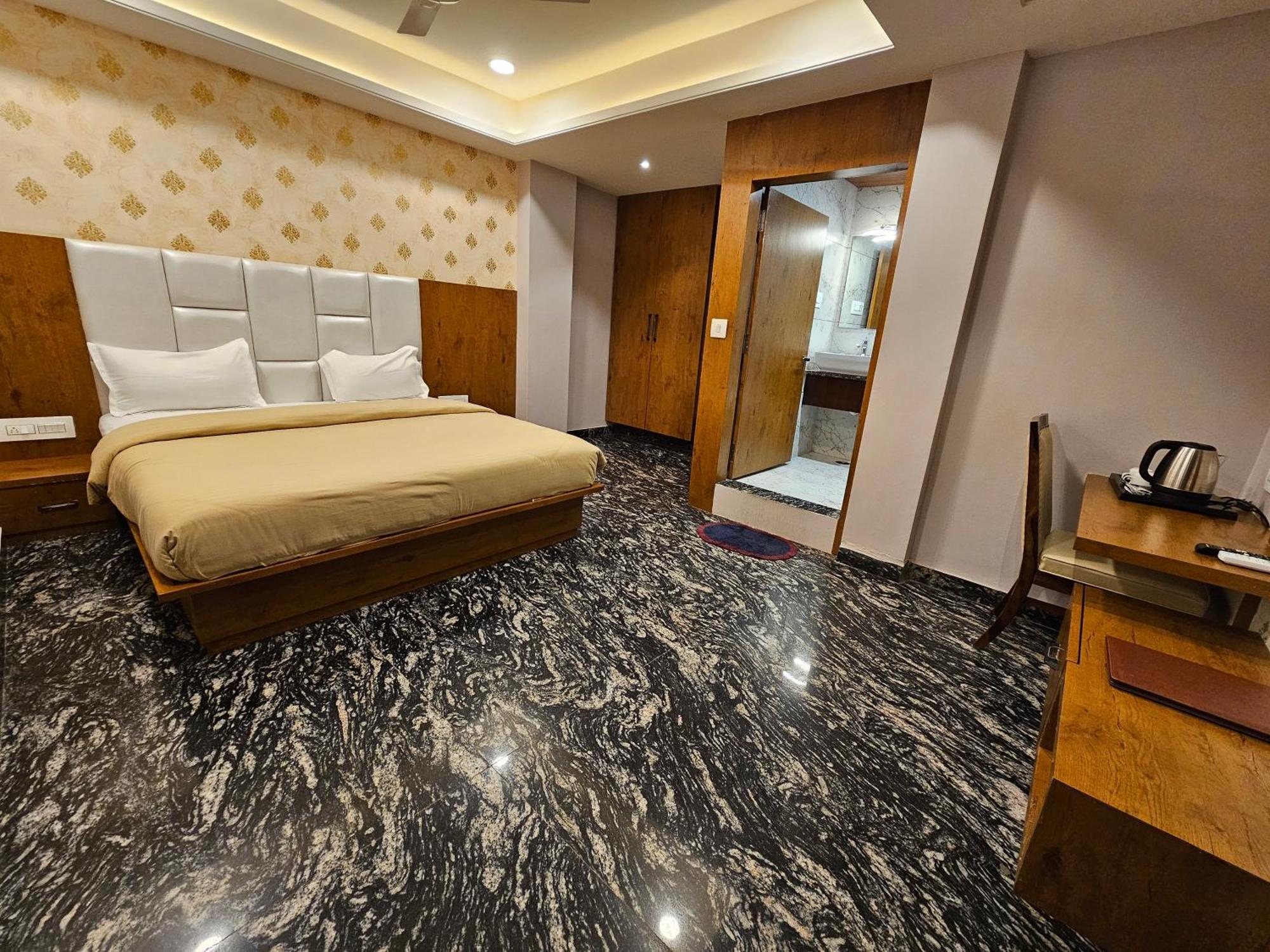 Kanha 3*