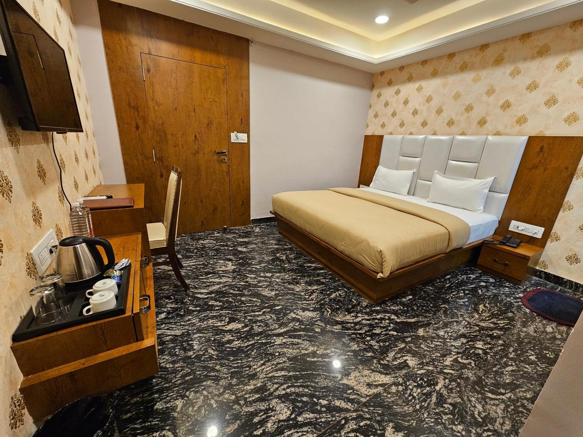 Hotel Kanha 3*