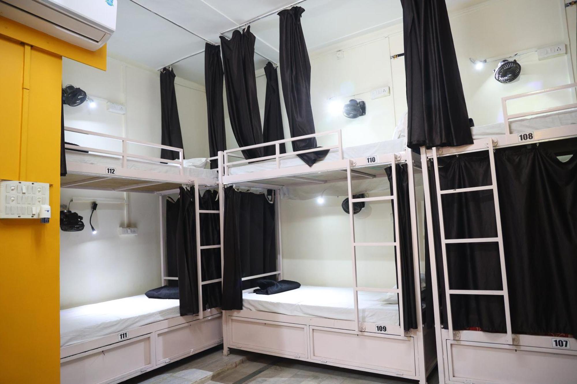 Hostel Santkripa Backpackers 400 Mtr From Railway Station Jodhpur (Rajasthan)