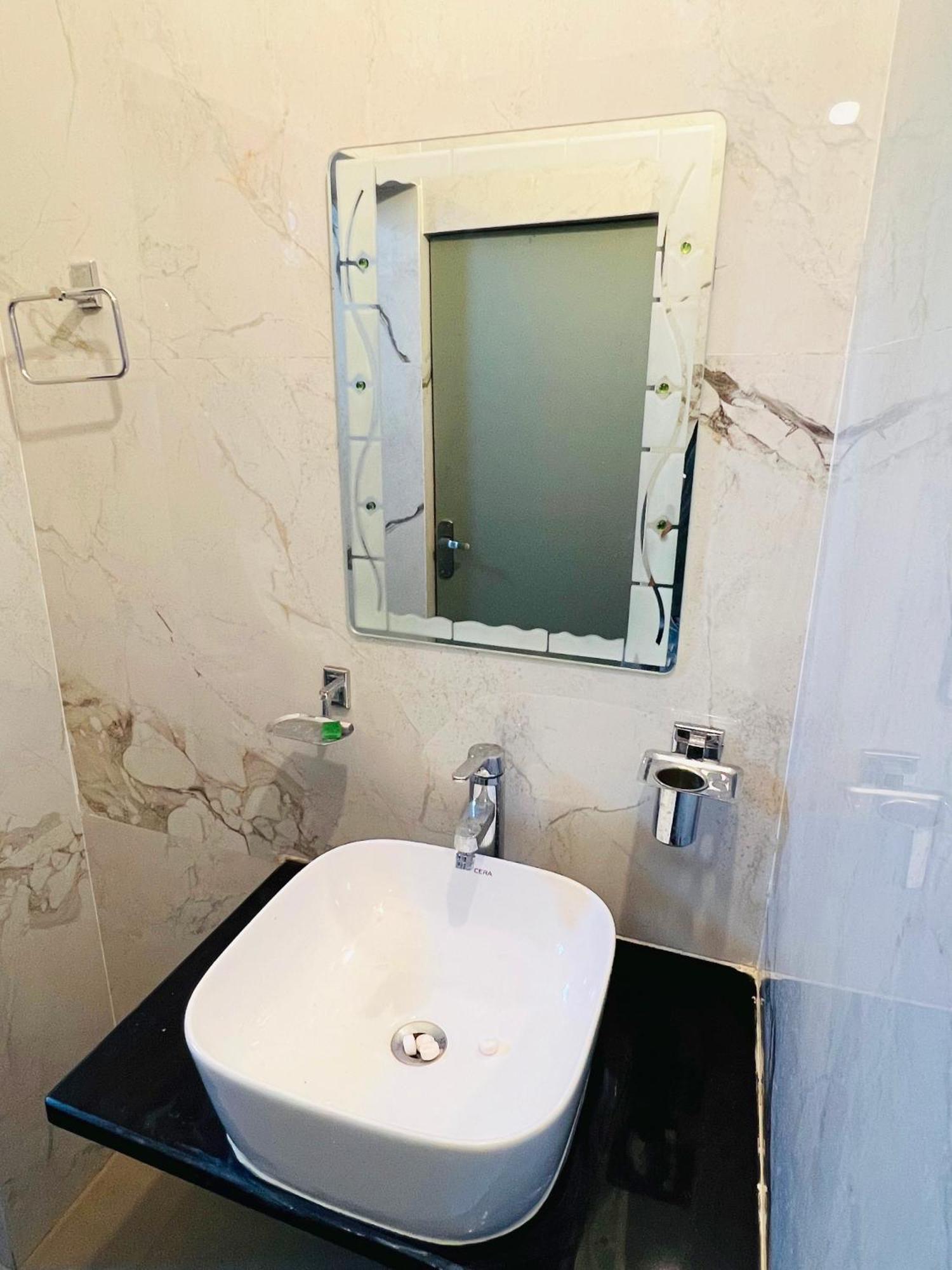 Jai Hari Hotel