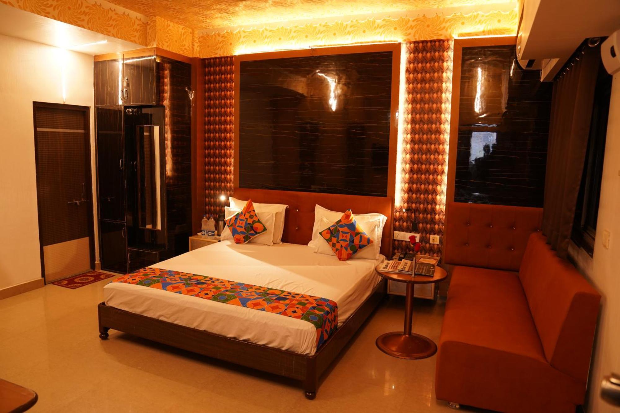 Hotel Omni Plaza 3*