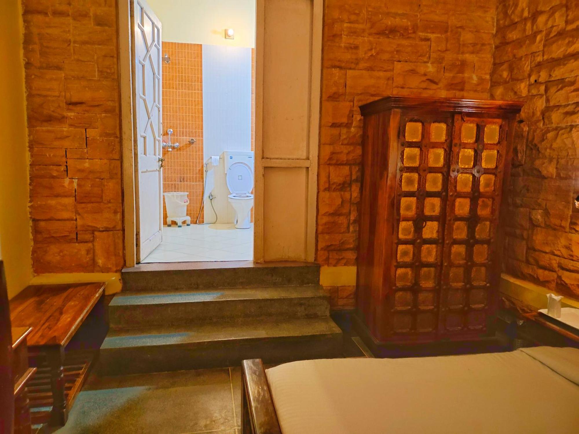 Guest house Sisodia & *