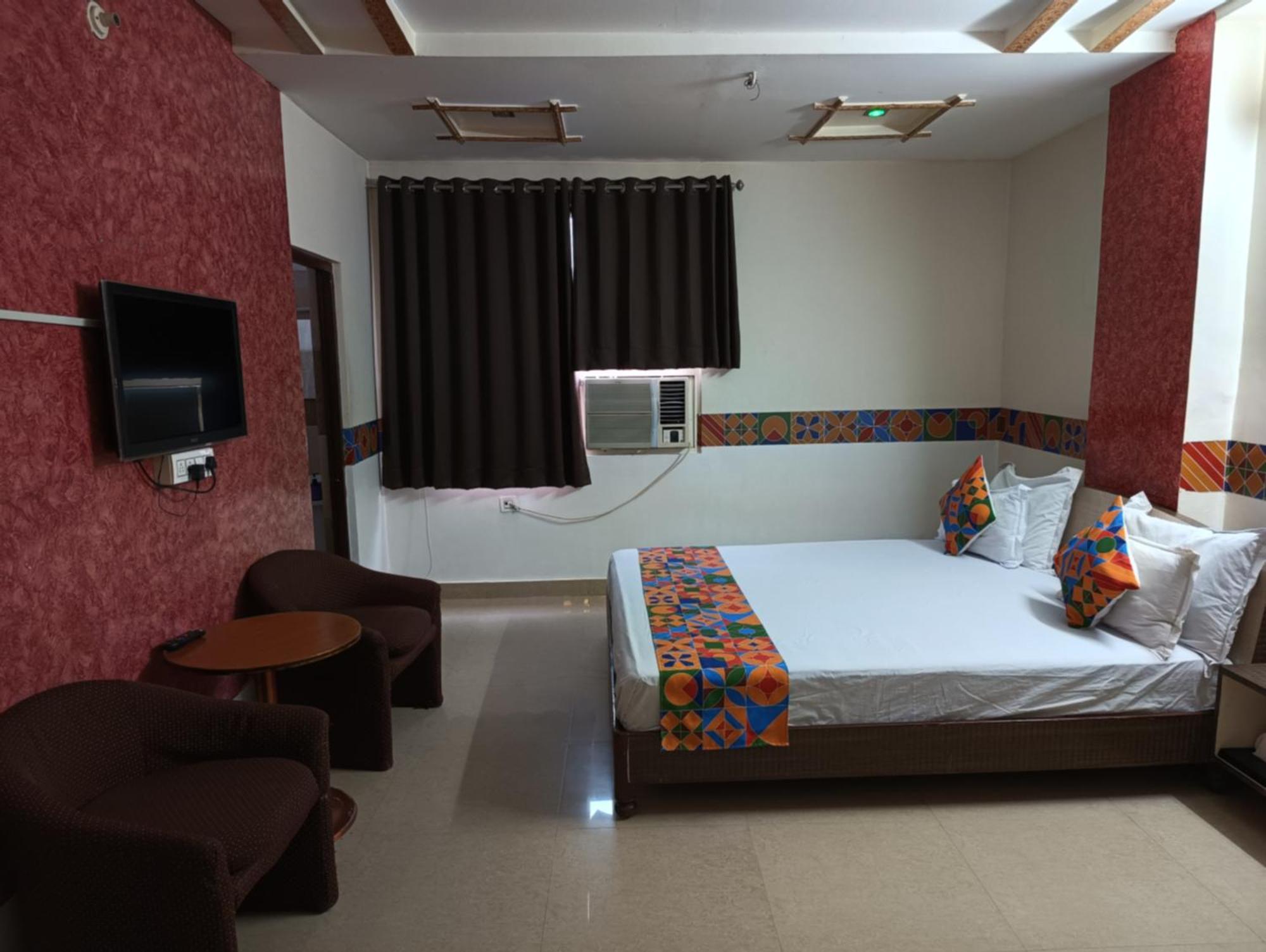 Omni Plaza Hotel 3*