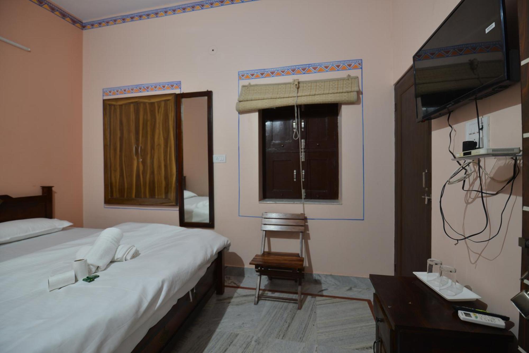 Bawarri Haveli Hotel