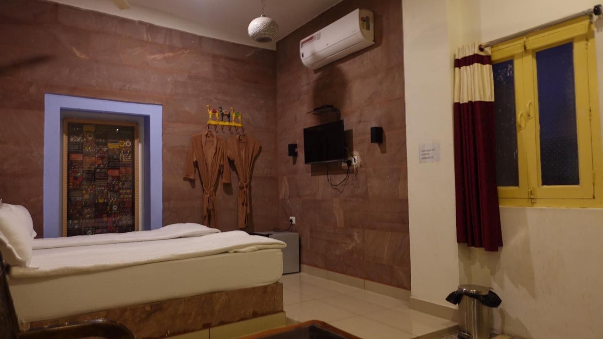 Suraj Haveli Homestay *
