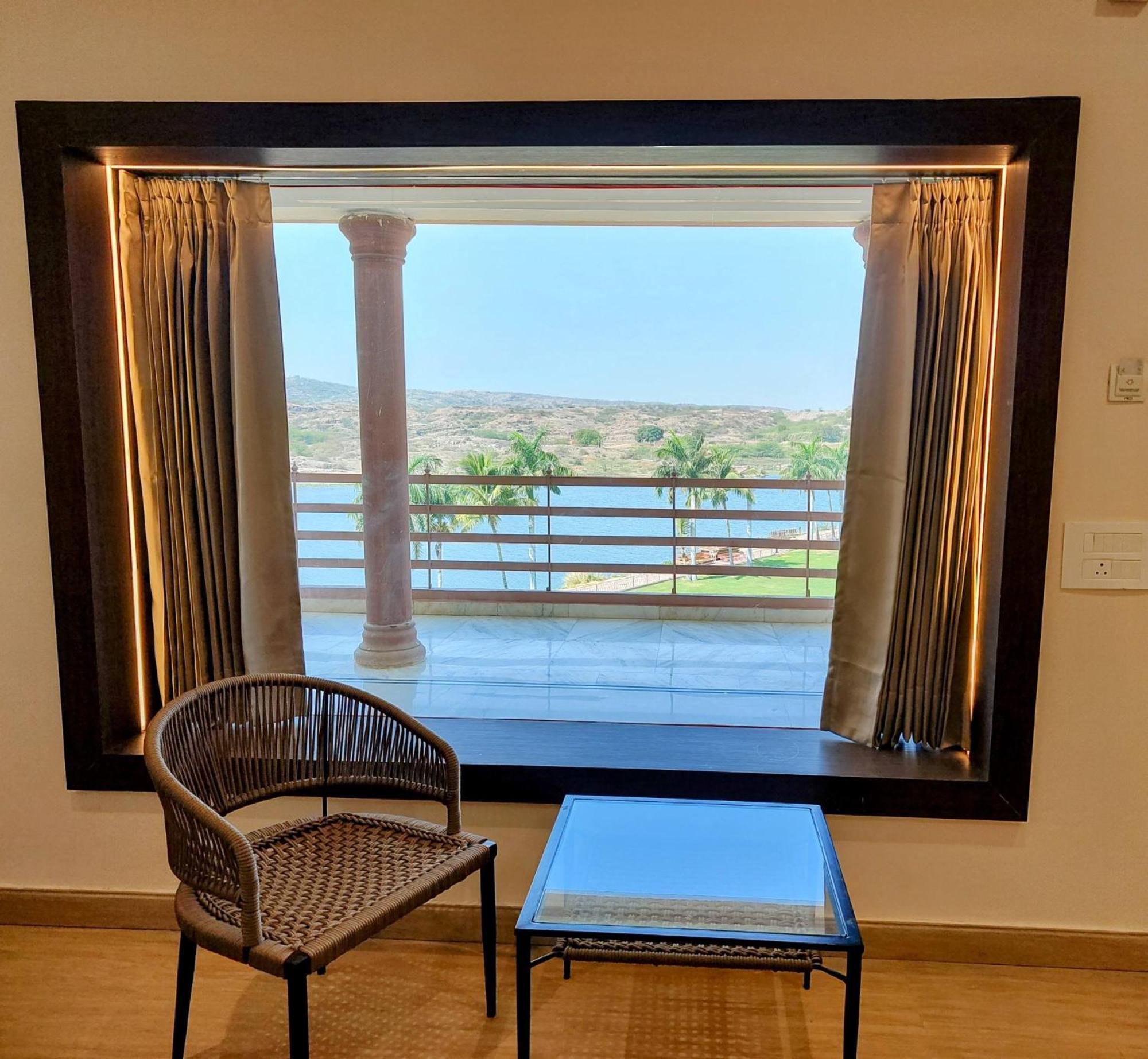 Resort Lake View And Jodhpur (Rajasthan)