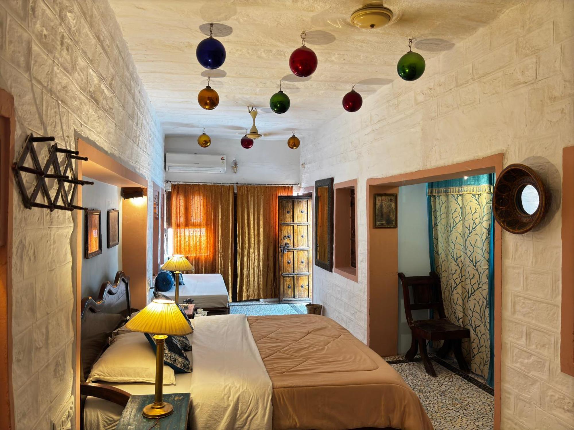 Shahi Guest house 3*