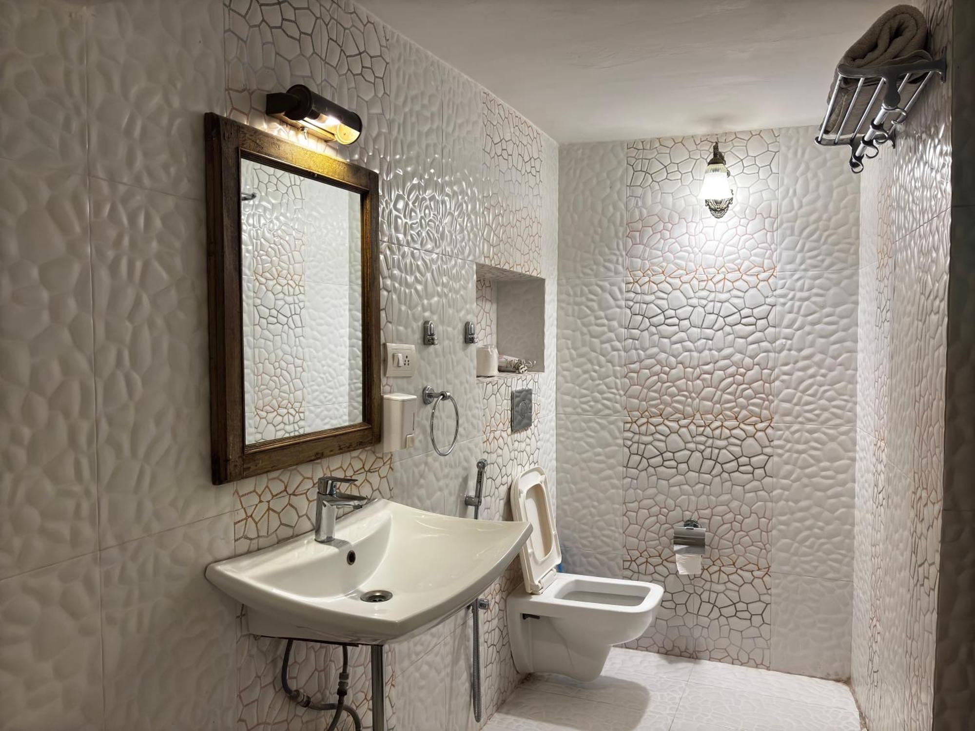 Shahi Guest house 3*