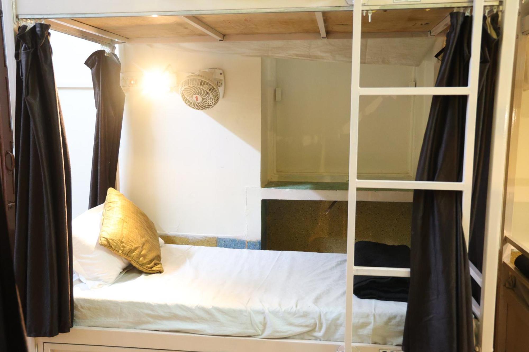 Santkripa Backpackers 400 Mtr From Railway Station Hostel