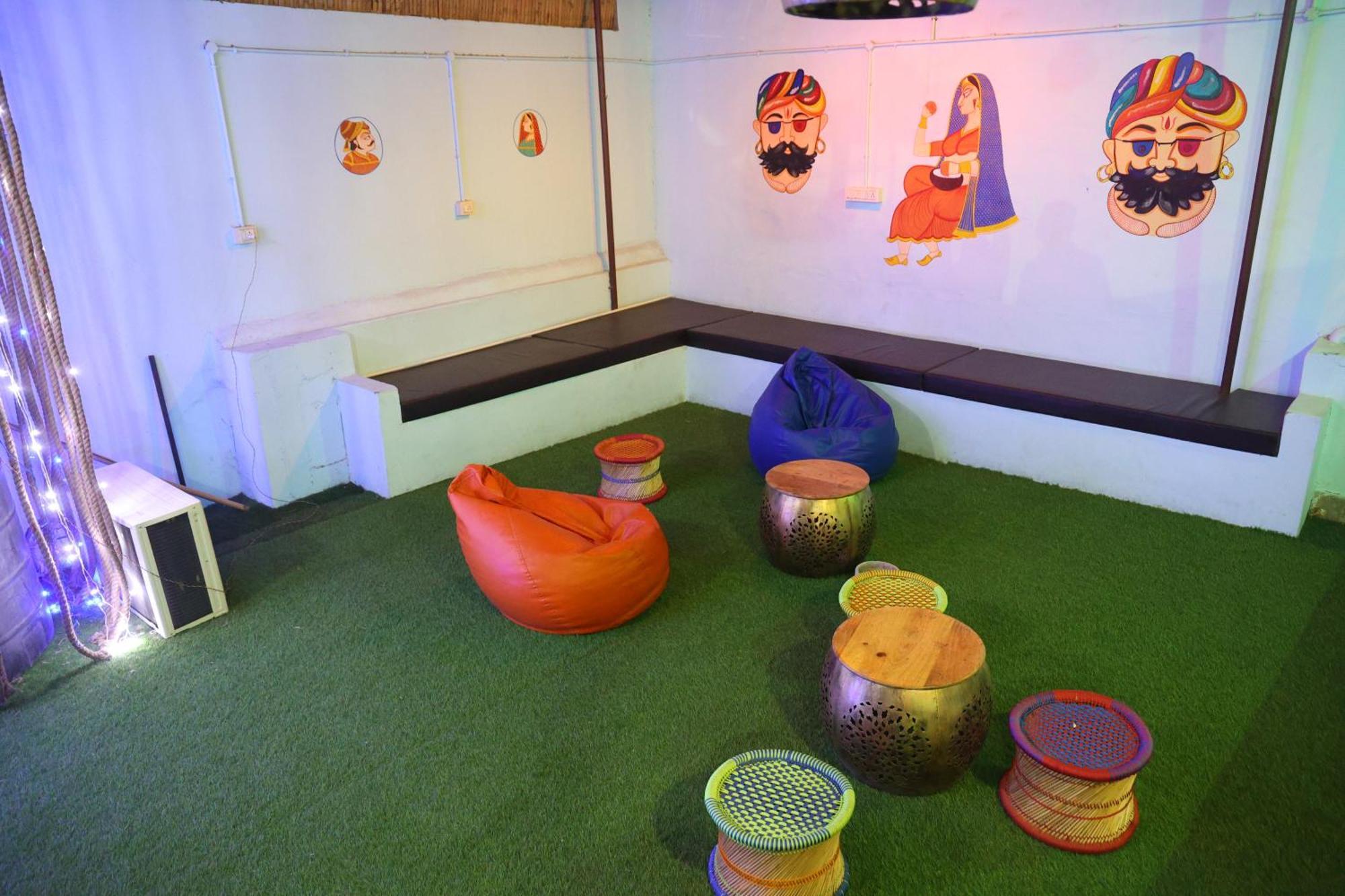 Hostel Santkripa Backpackers 400 Mtr From Railway Station