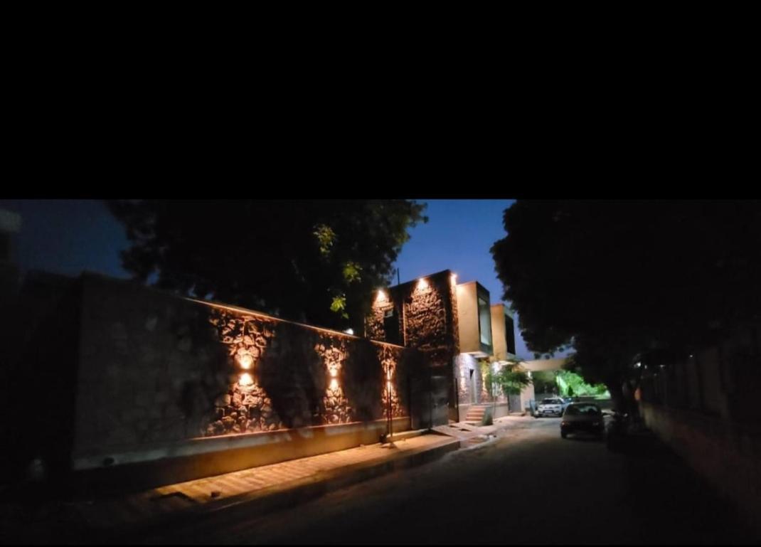 Amar Mansion *