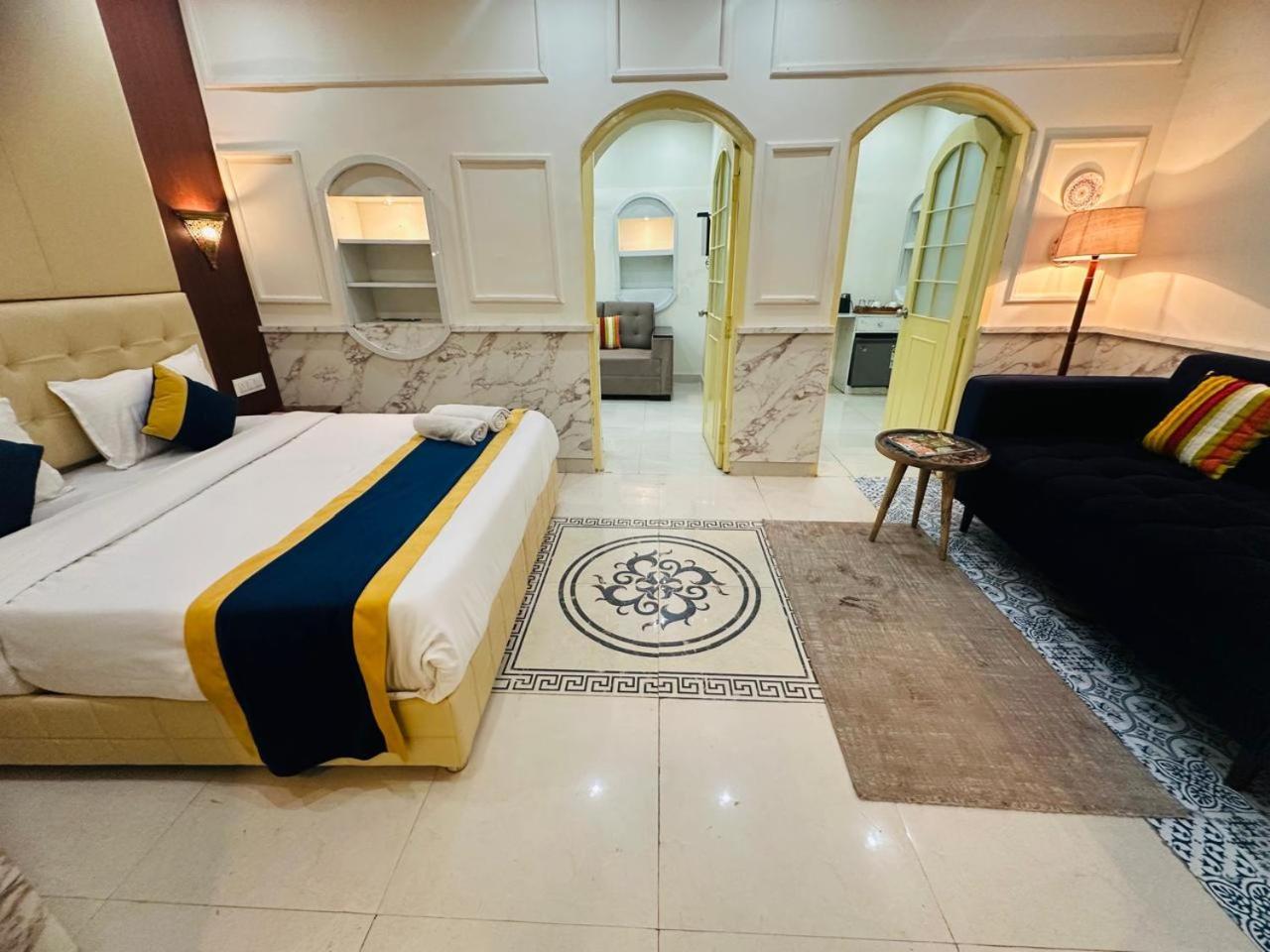 Hinduja Haveli Gulab Sagar Hotel 3*