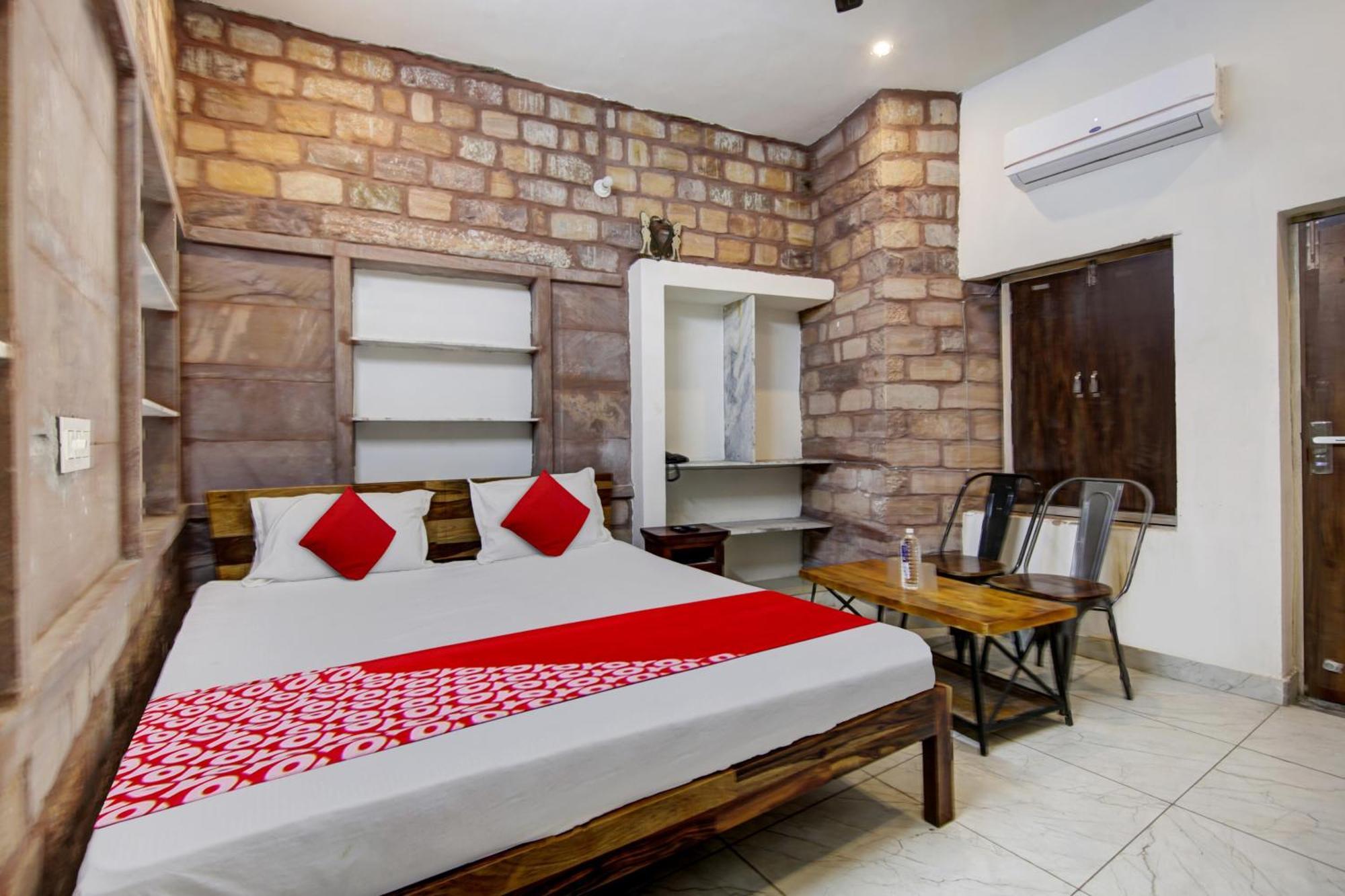 The Club Hichki Hotel 3*