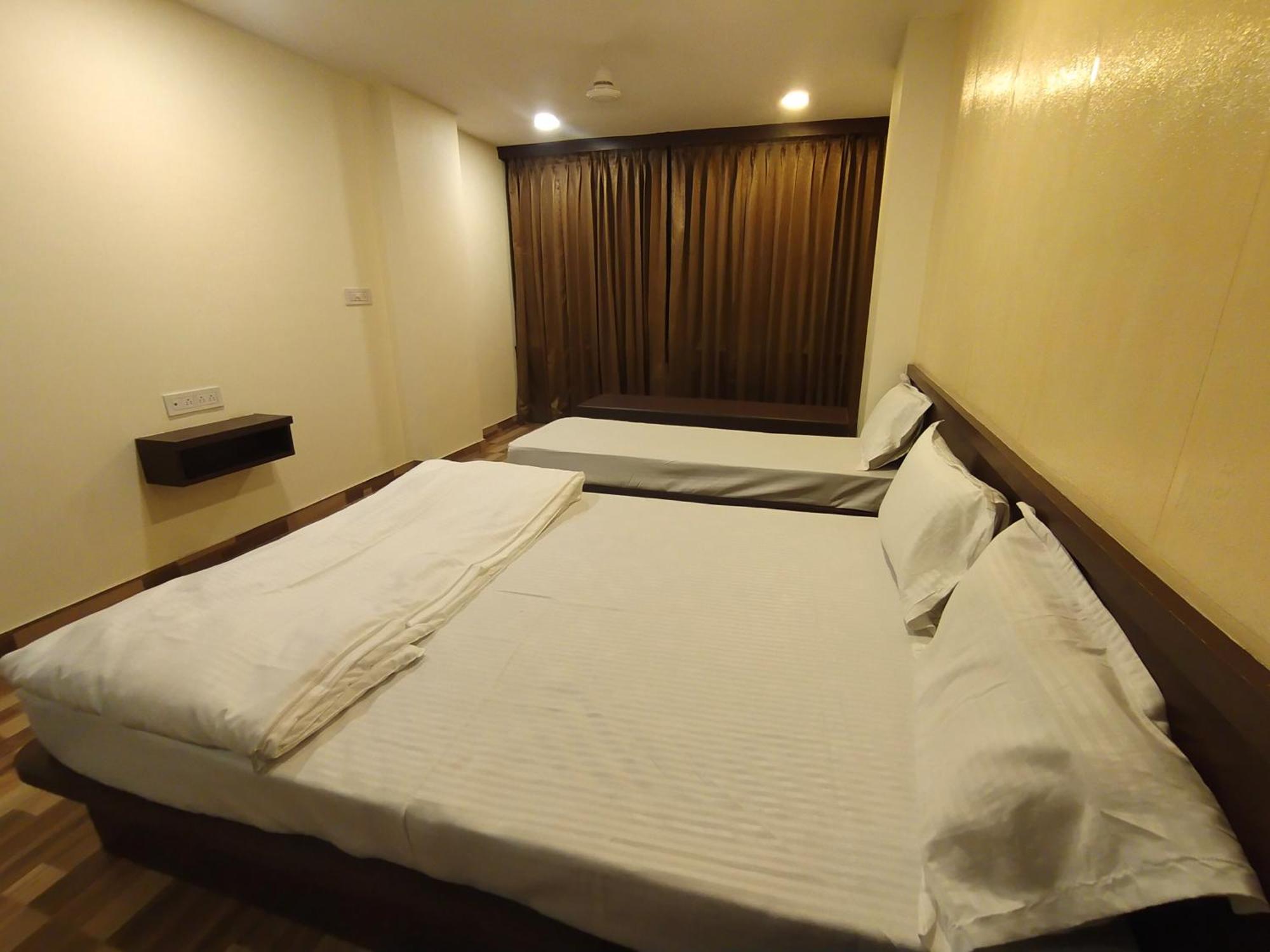 Raj Hotel