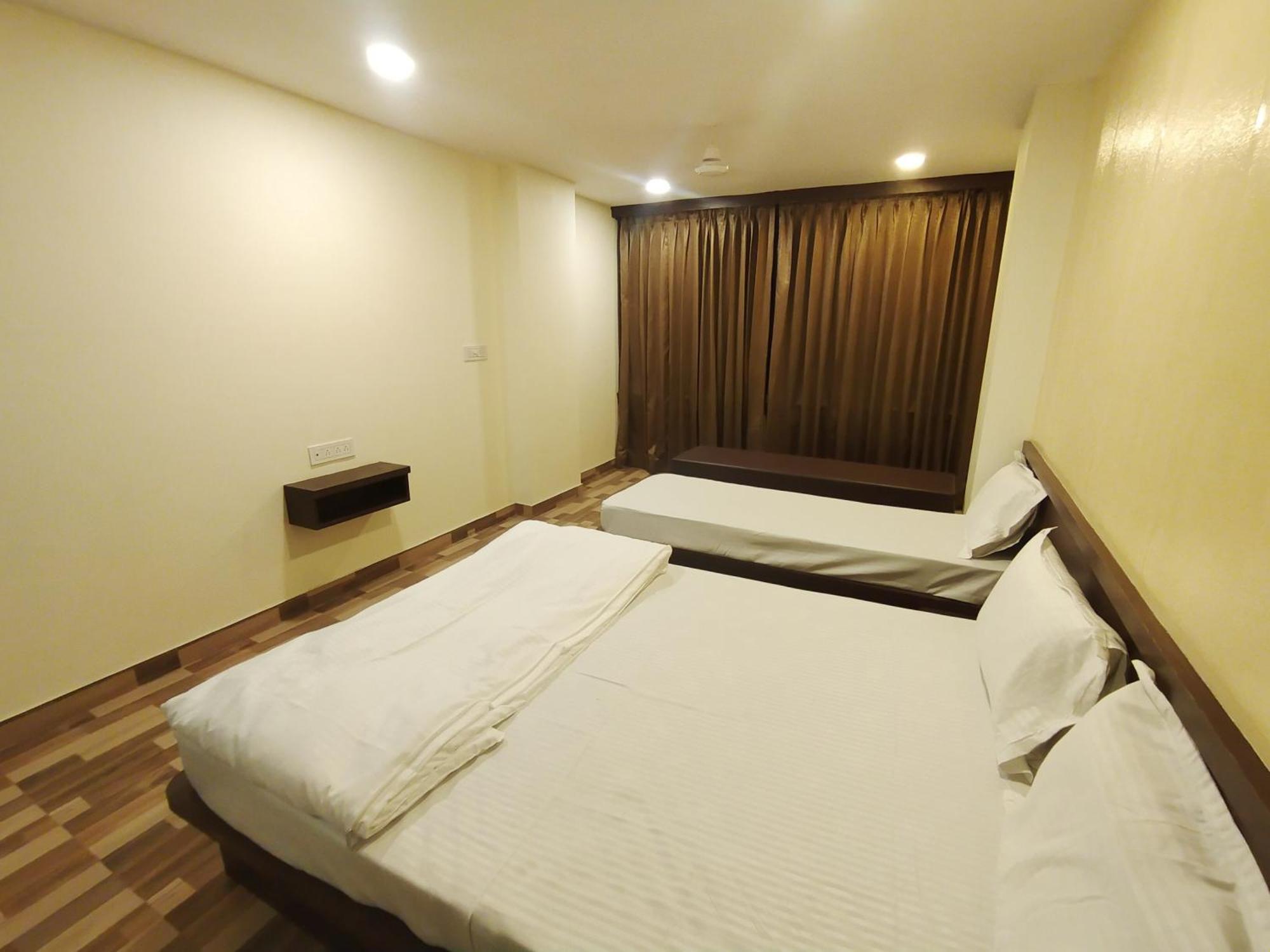 Hotel Raj
