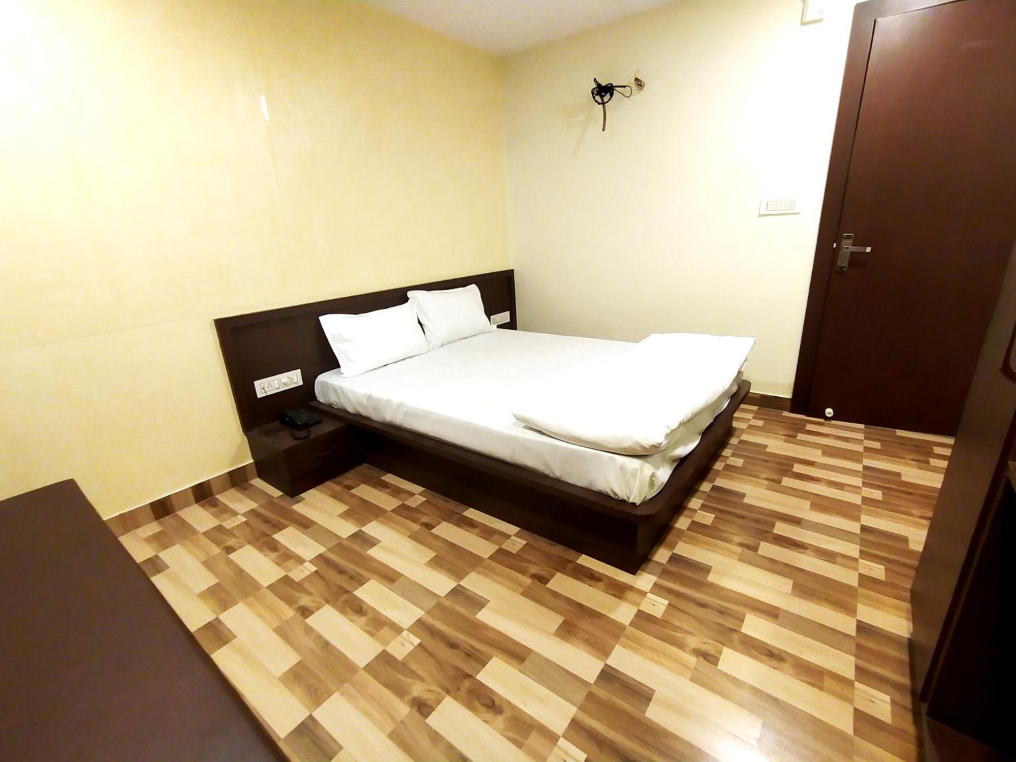 Raj Hotel