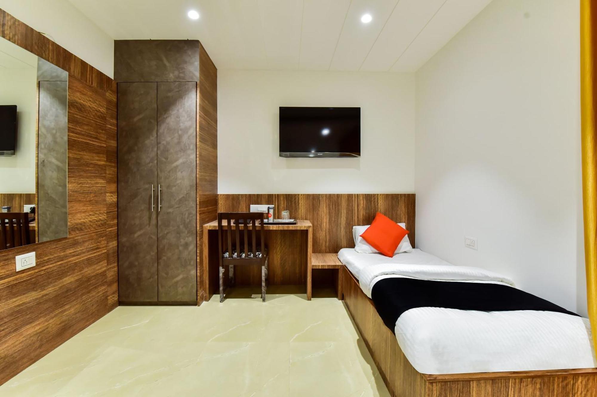 Hotel Capital O Maurya Jodhpur (Rajasthan)