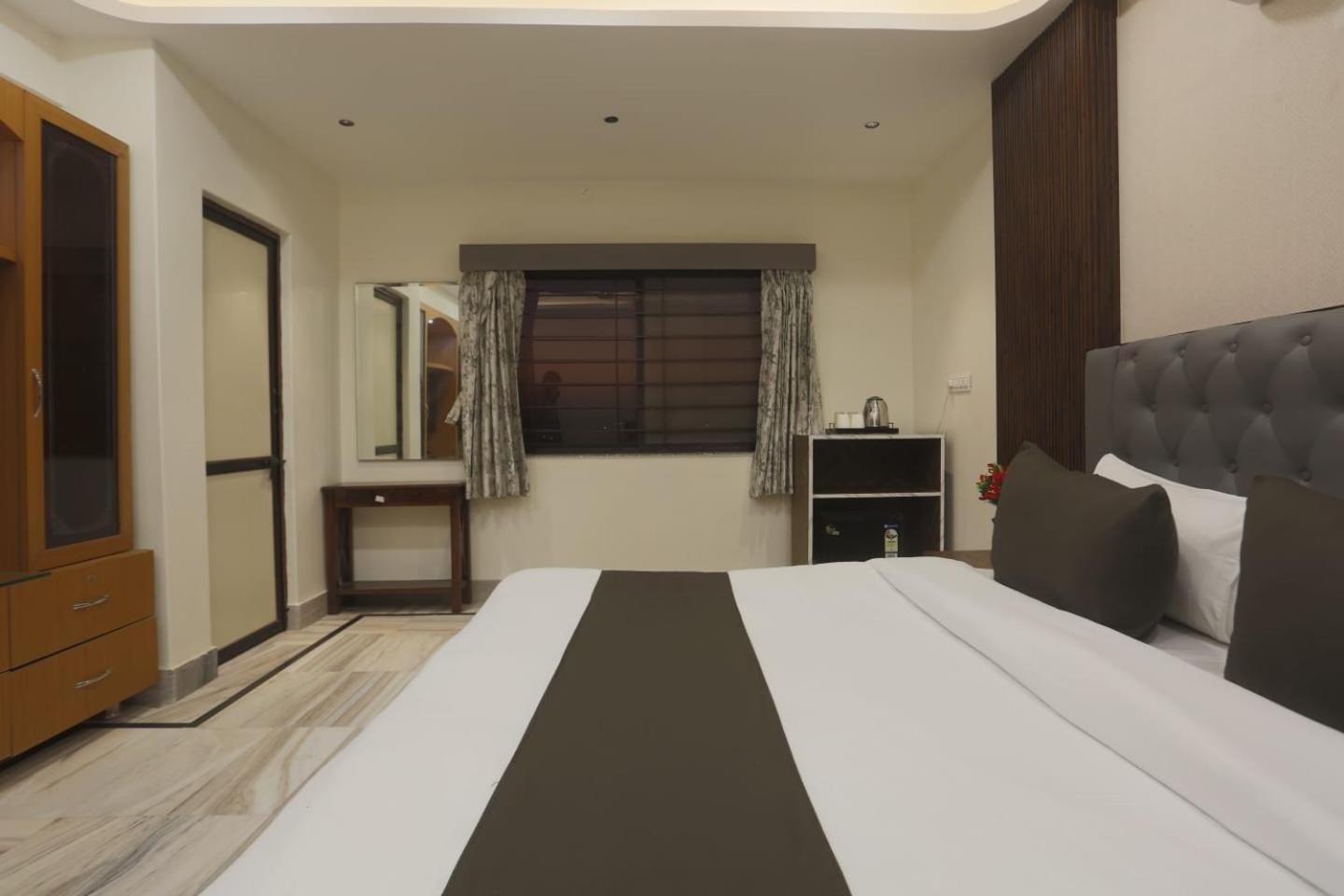 Hotel Out