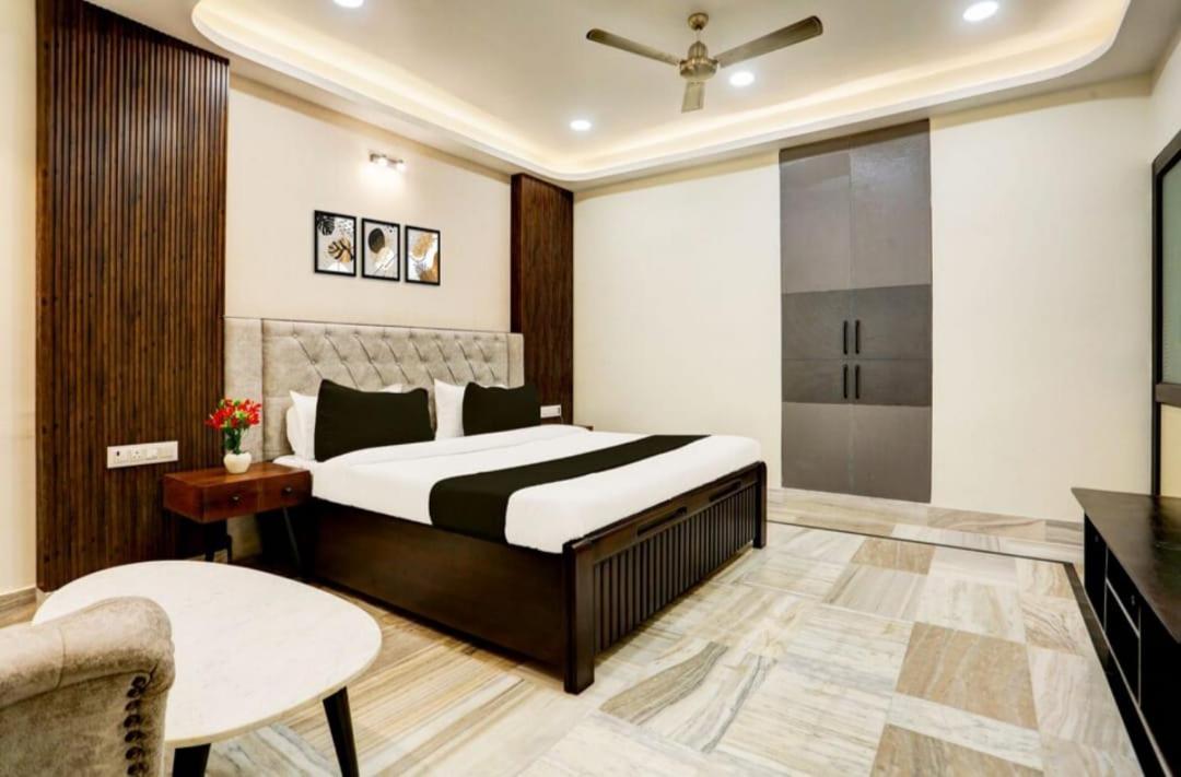 Hotel Out 3*
