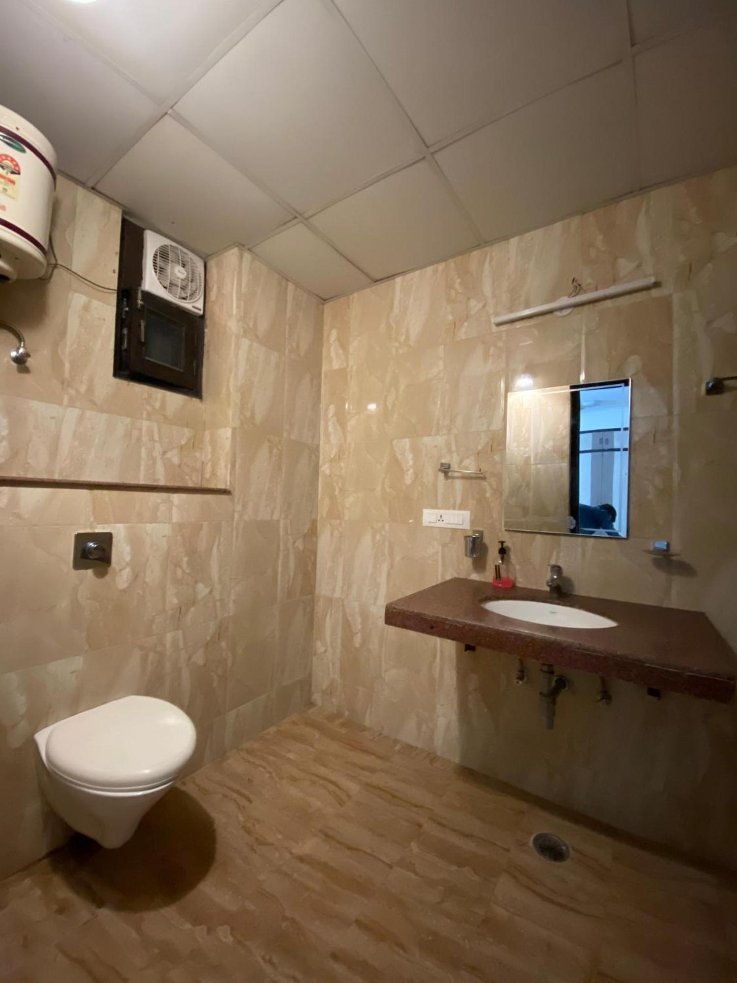 Signature Hotel 3*