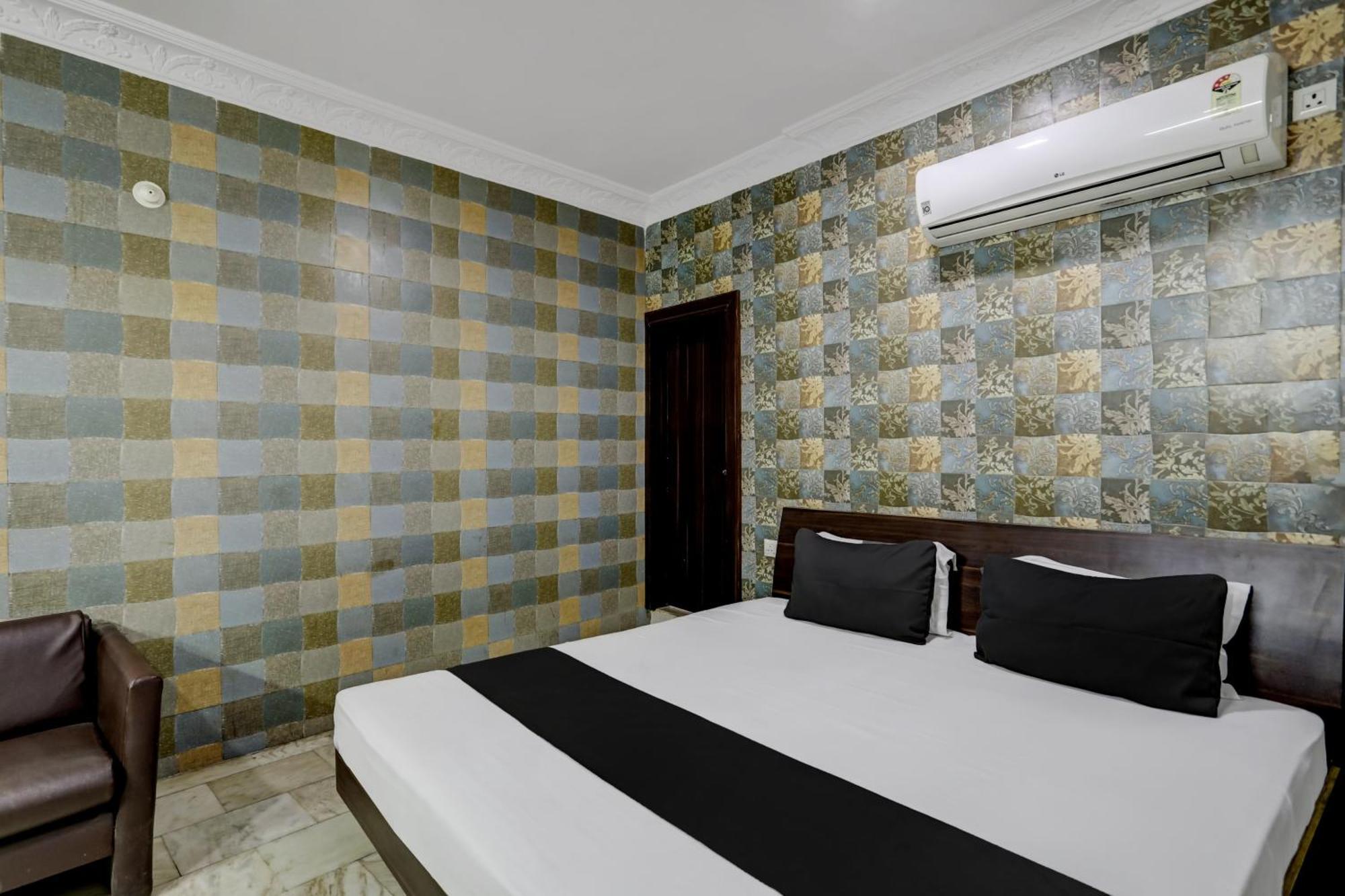 O Blue Barrel Hotel 4*