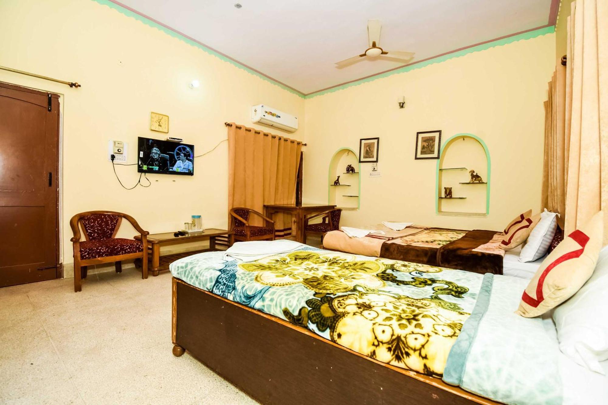 O Raaj Hotel 3*