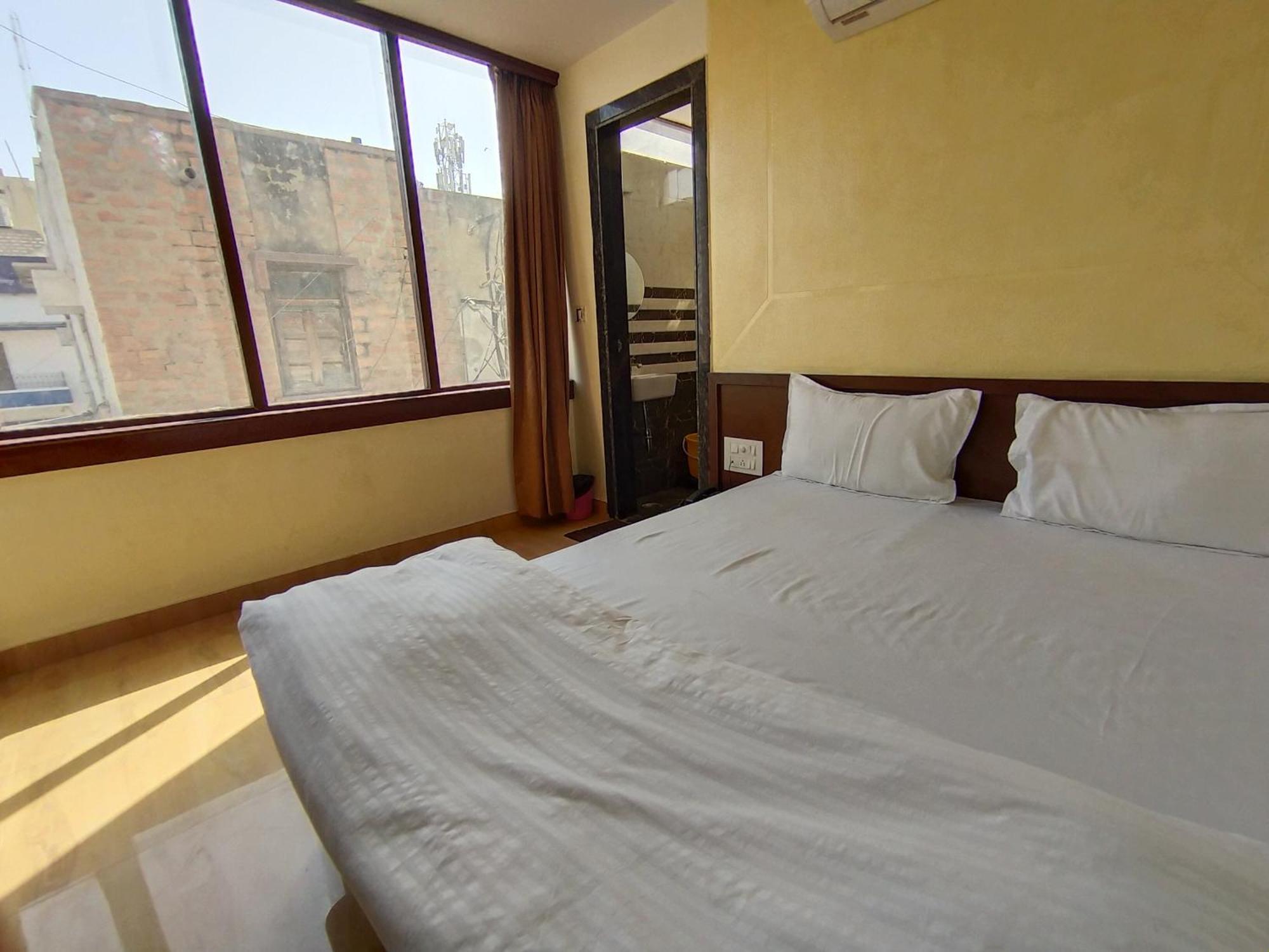 Raj Hotel