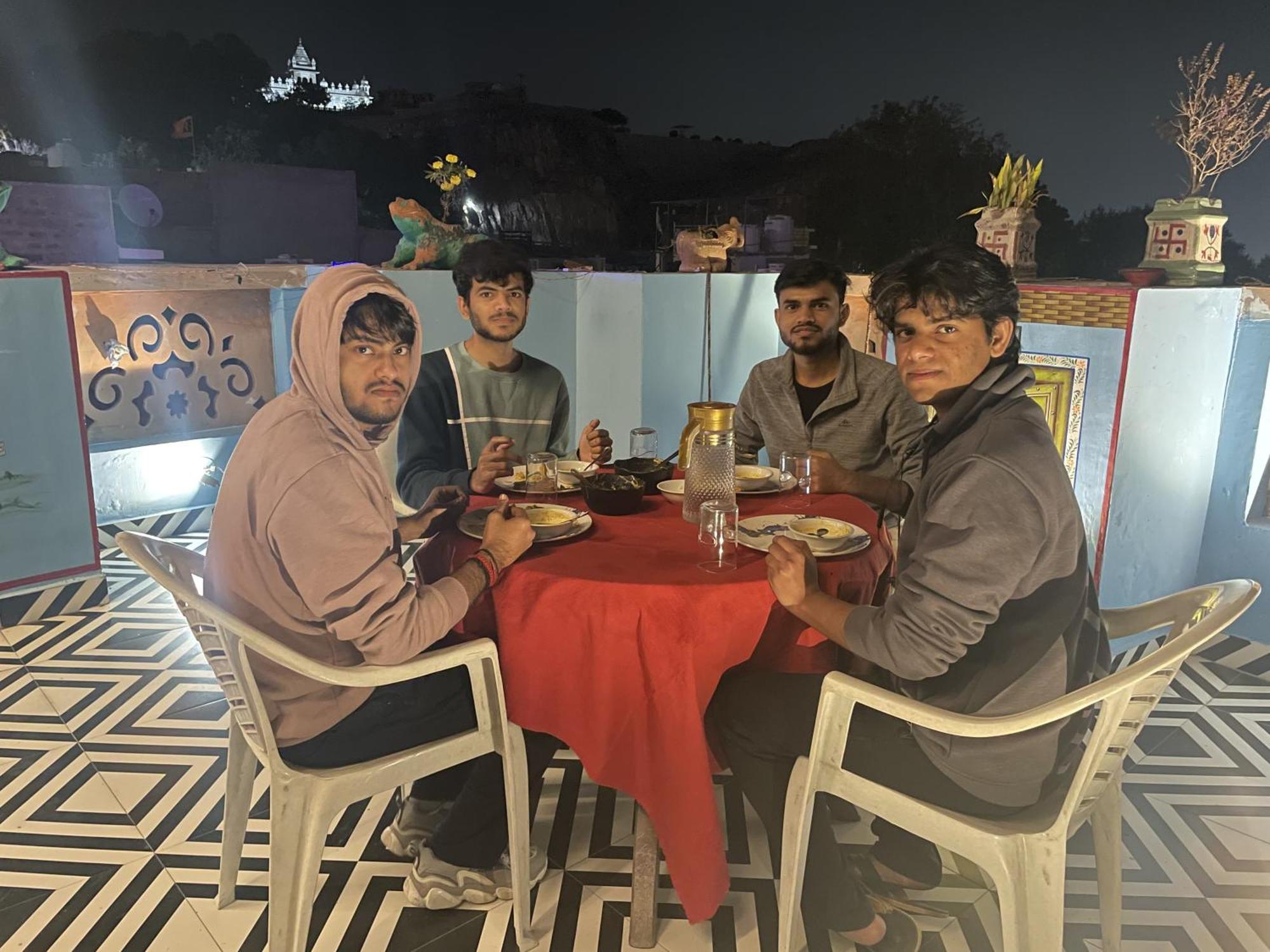 Hotel The Mehran Way Homestay *