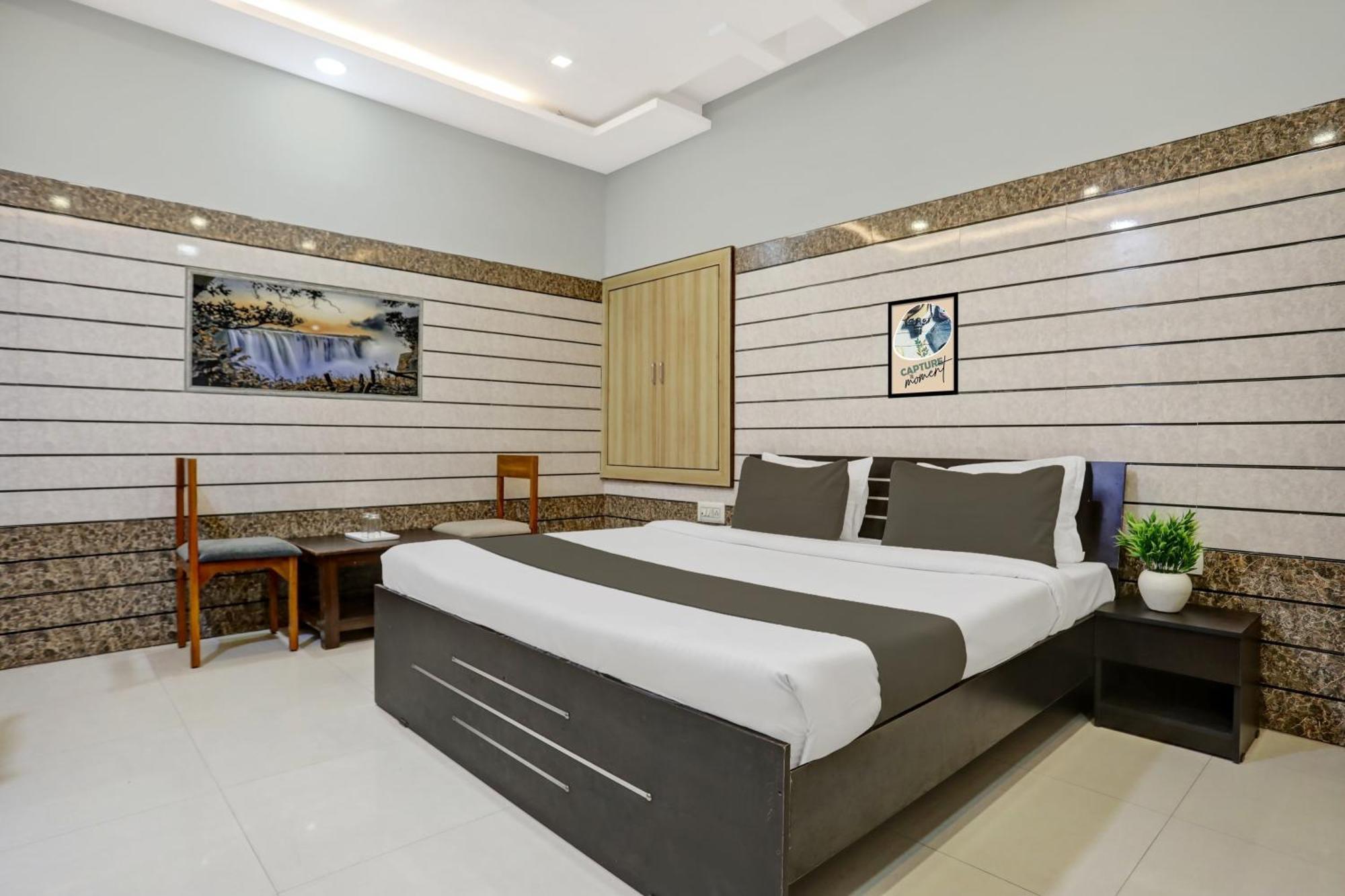 Hotel Collection O Ravidarshan 3*