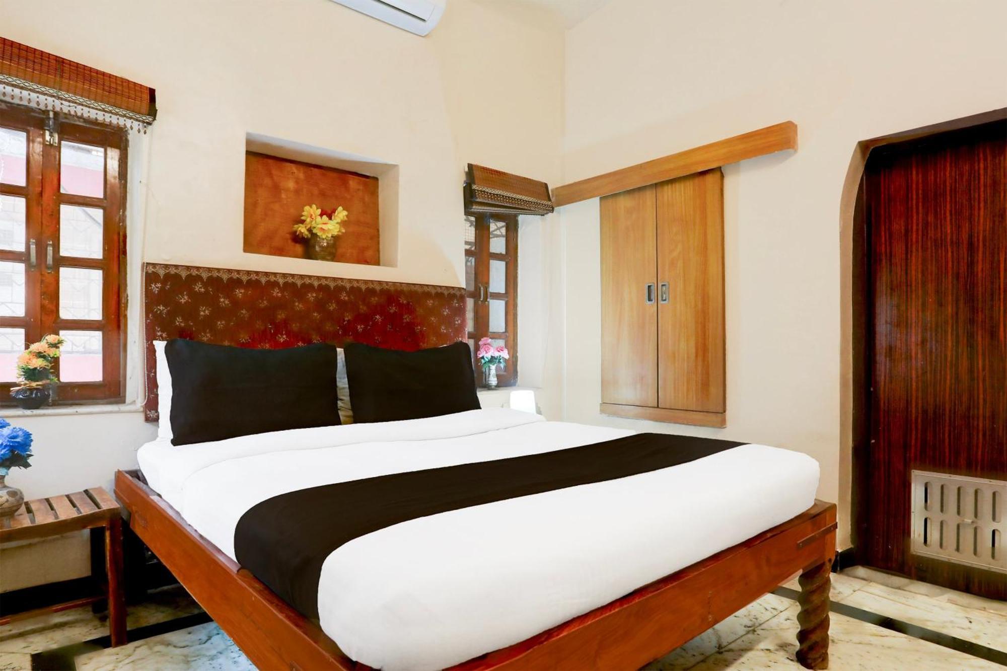 Hotel Super Collection O Rai Ka Bagh Near Railway Station Formerly Pioneer Plaza