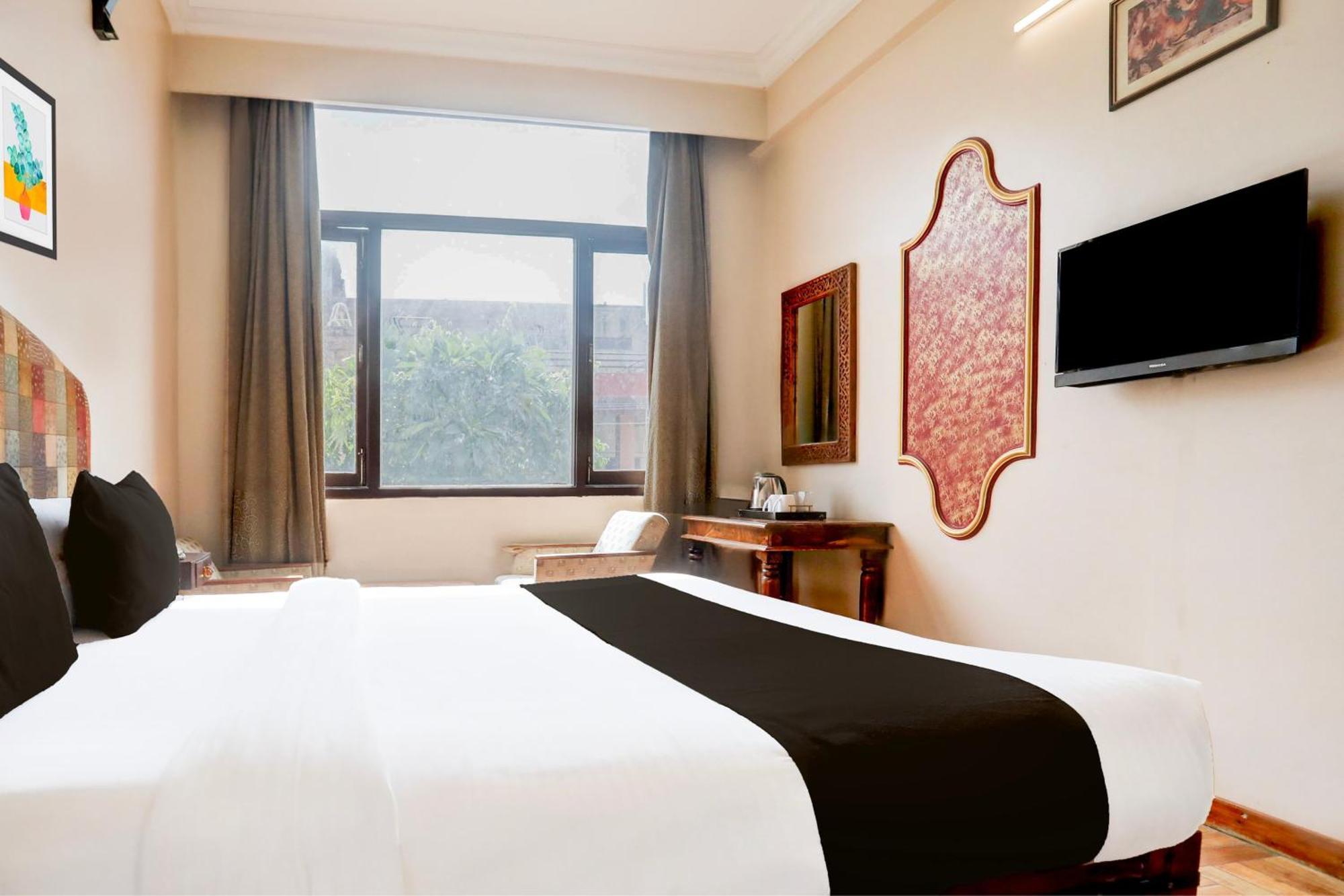 Hotel Super Collection O Rai Ka Bagh Near Railway Station Formerly Pioneer Plaza