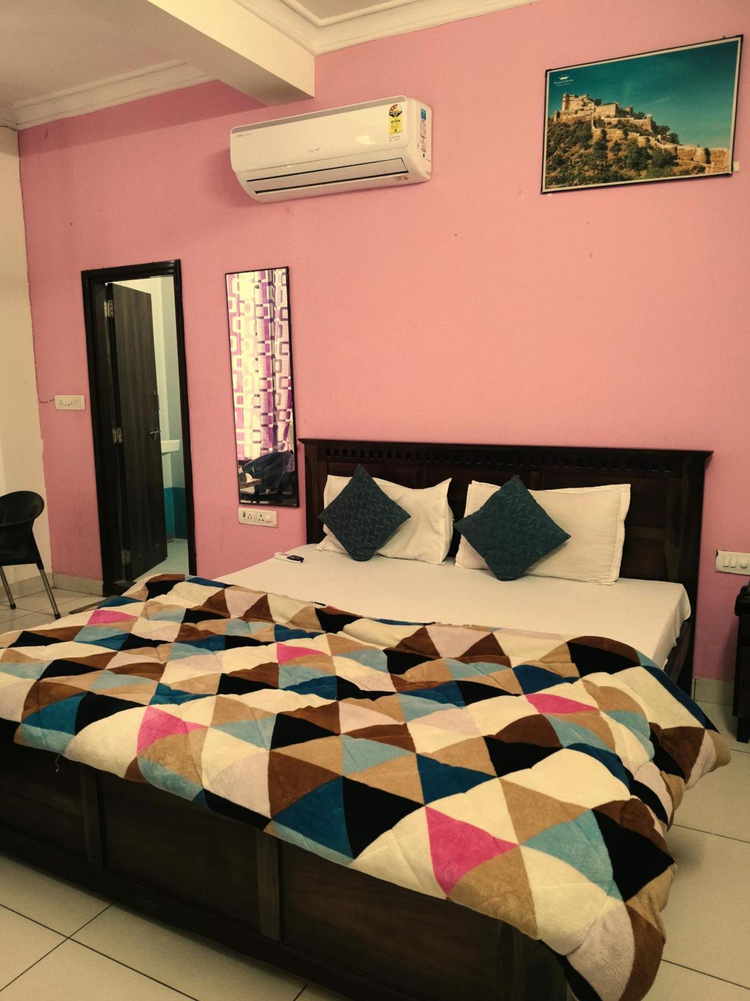 Rajasthali Hotel 3*