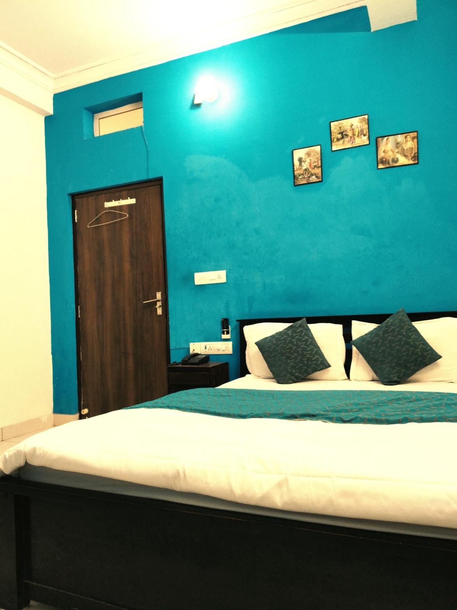 Rajasthali Hotel 3*
