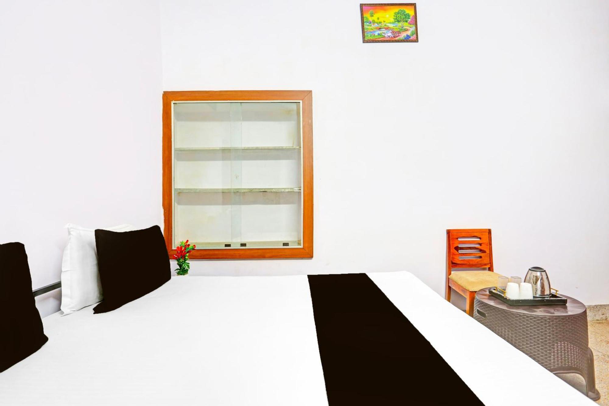 Hotel O Poonam