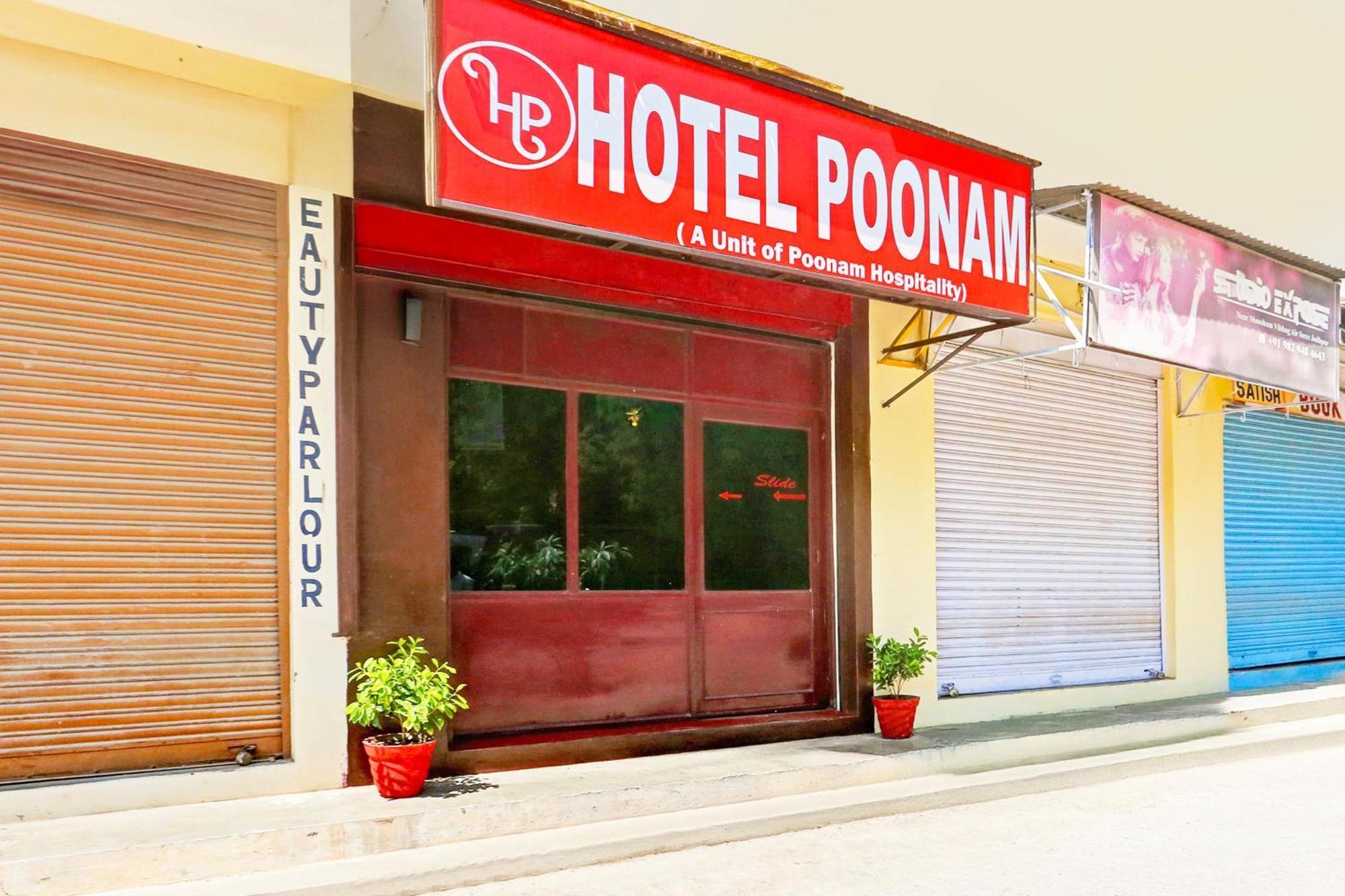 O Poonam Hotel