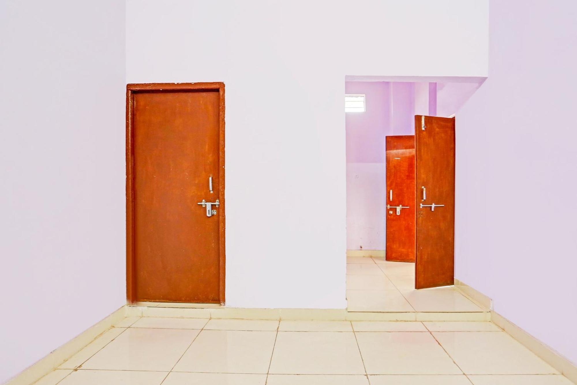 O Poonam Hotel