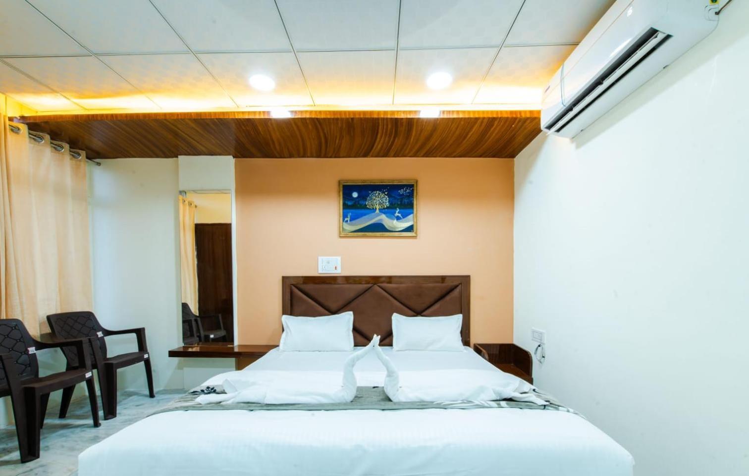 The Jay Excellency Hotel 3*