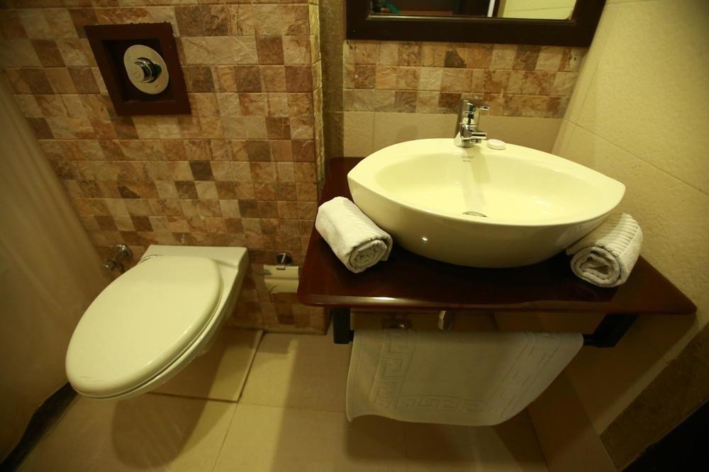 Hotel Oyo Premium Chaupasni First Puliya