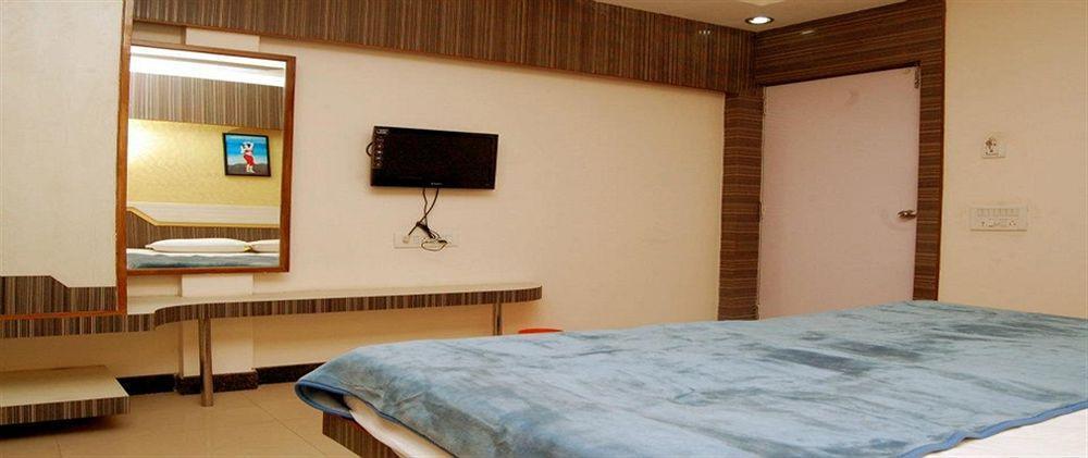 Celebration Hotel 2*