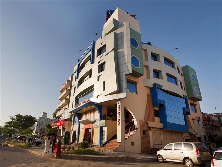 Shri Ram Excellency Hotel 3*