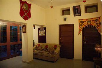 Kiran Hotel 3*