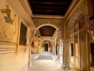 Sathin Garh Heritage Homestay Hotel *