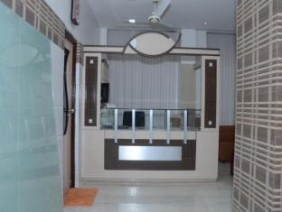 Omni Plaza 3*