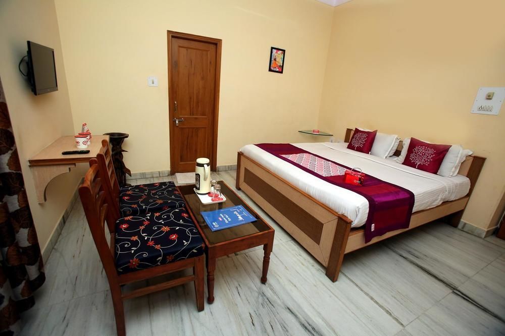 Oyo Old Public Park Hotel 3*