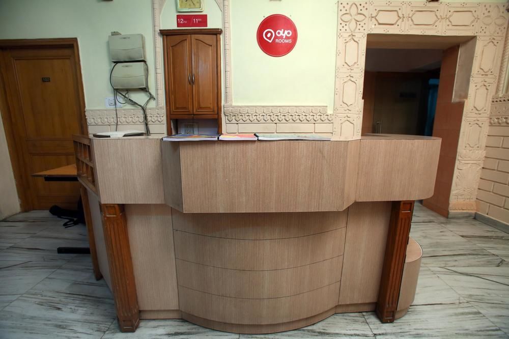 Oyo Old Public Park Hotel