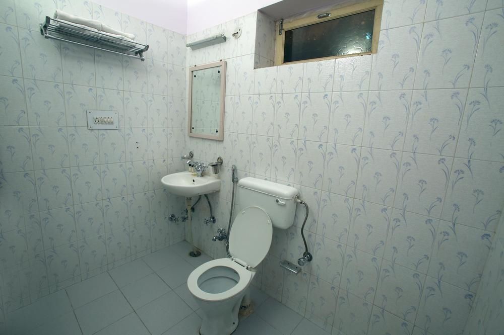 Oyo Old Public Park Hotel 3*