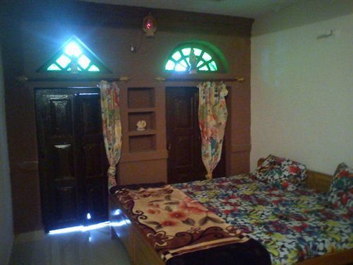 Kesar Heritage Bed & Breakfast *
