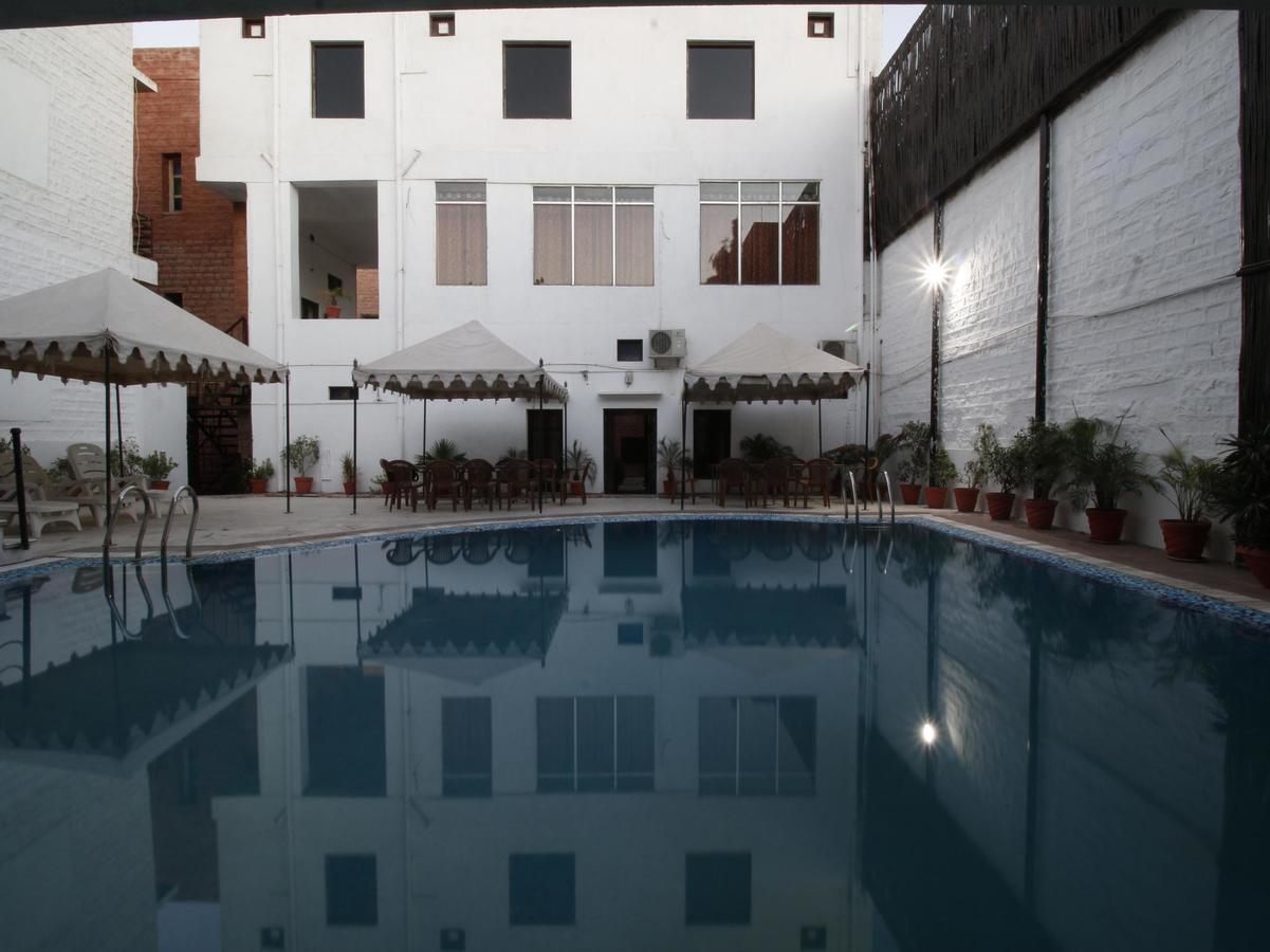 Oyo 2593 The Marwar & Gardens 3*
