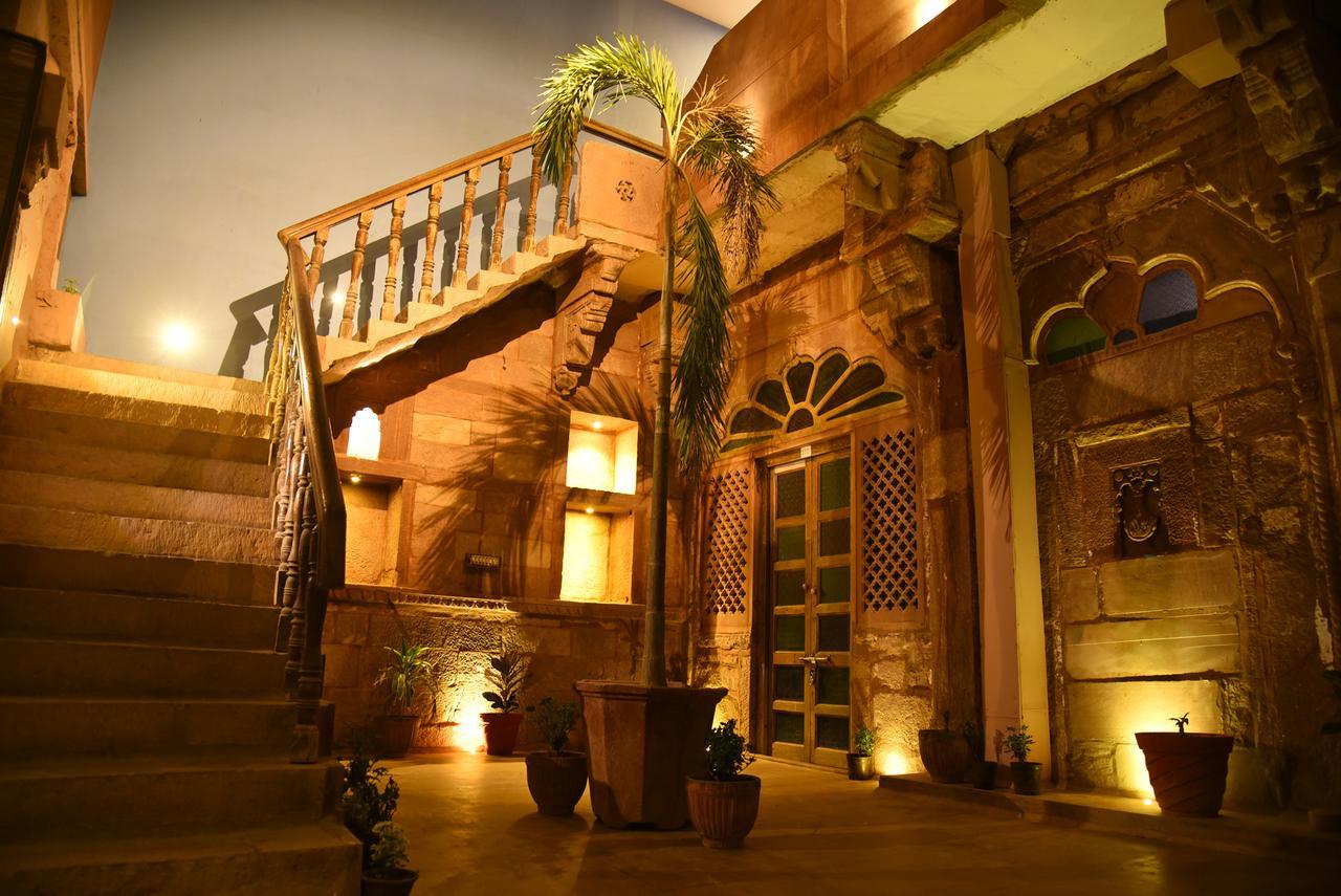 Rani Mahal Hotel 3*