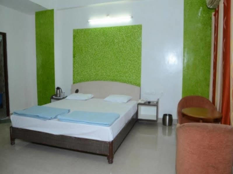 Hotel Omni Plaza Jodhpur (Rajasthan)